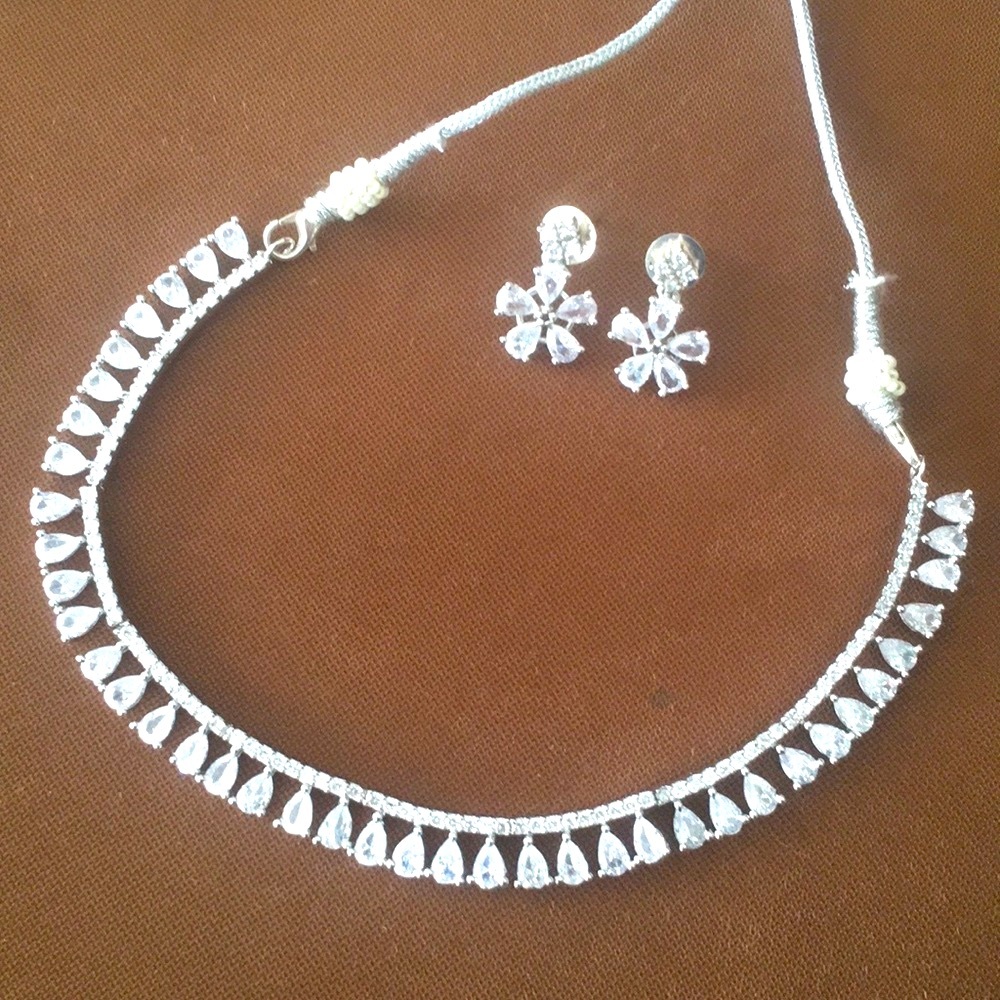 Zirconia Choker Necklace & Earrings Set - Silver Tone